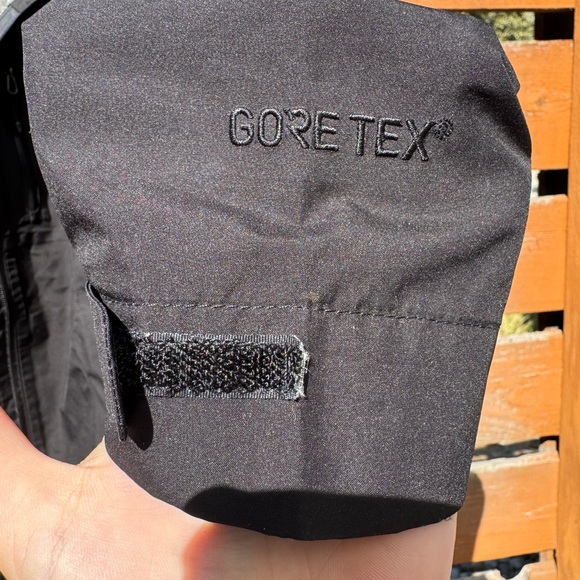 The North Face Dryzzle Jacket in Black XS - Picture 8 of 14